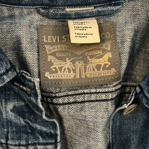 Levis Jean Jacket - Picture 2 of 4